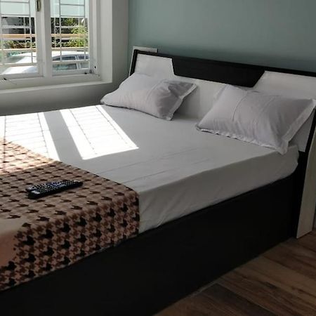Ab Island Residency Apartment Mundrothuruth Exterior photo